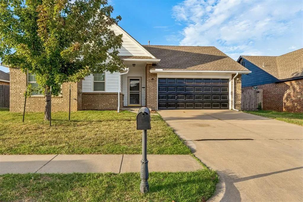 Front exterior — 8605 SW 45th Terrace, Oklahoma City, OK 73179