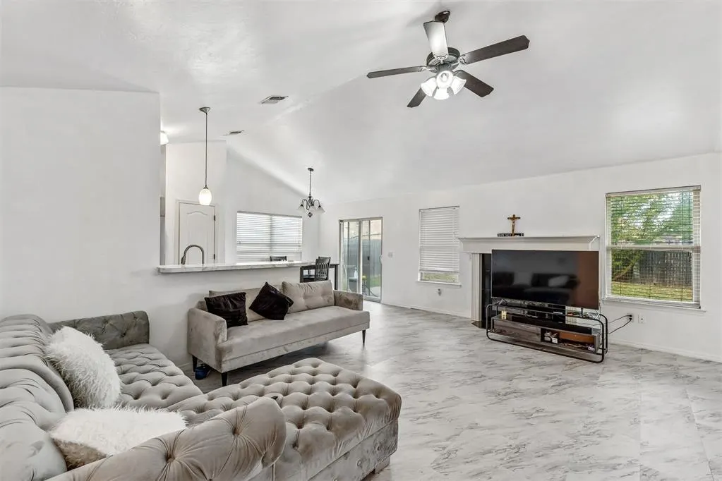 Photo 8 — 8605 SW 45th Terrace, Oklahoma City, OK 73179