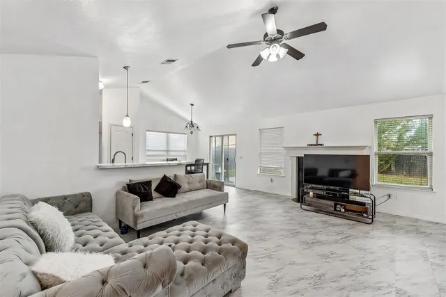 Photo 8 — 8605 SW 45th Terrace, Oklahoma City, OK 73179
