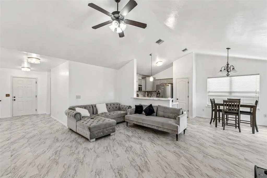 Photo 9 — 8605 SW 45th Terrace, Oklahoma City, OK 73179