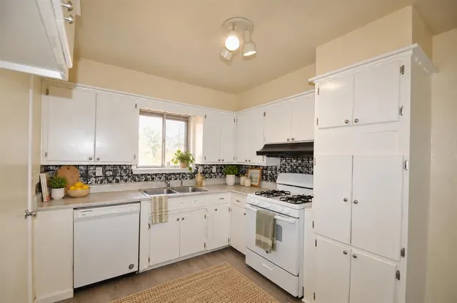 Photo 6 — 702 N Nail Parkway, Moore, OK 73160