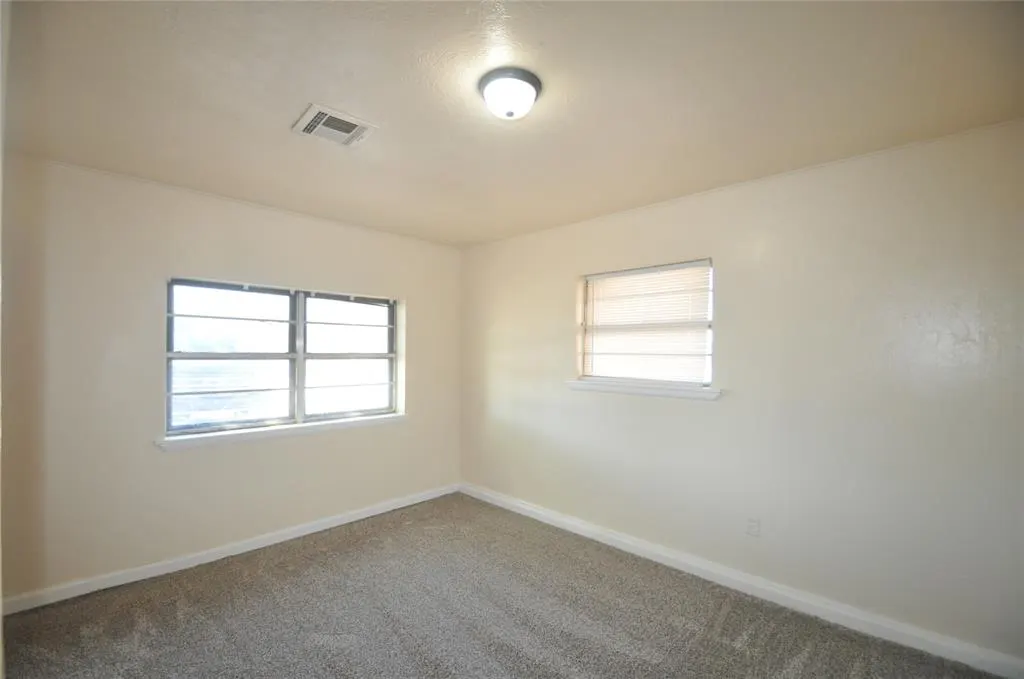 Photo 11 — 702 N Nail Parkway, Moore, OK 73160