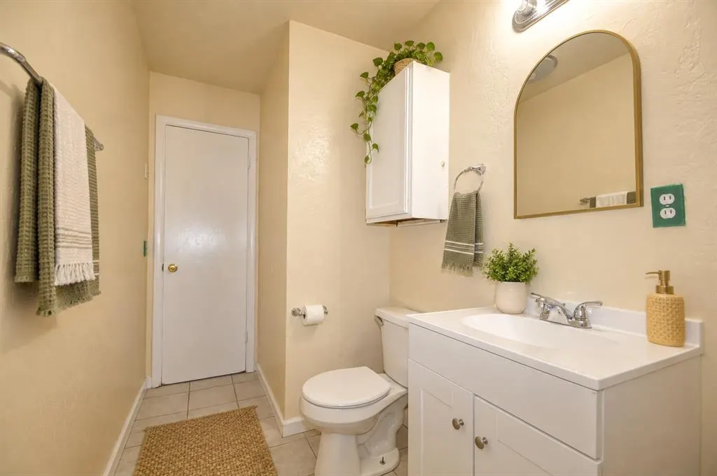 Photo 17 — 702 N Nail Parkway, Moore, OK 73160