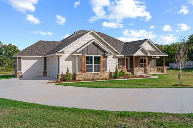 Photo 3 — 11179 Black Lion Court, Blanchard, OK 73010
