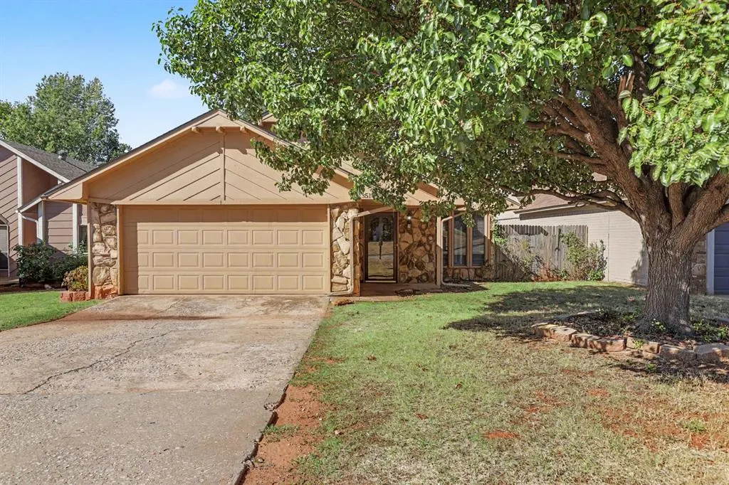 Front exterior — 13513 Country Place, Oklahoma City, OK 73131