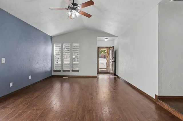 Photo 4 — 13513 Country Place, Oklahoma City, OK 73131