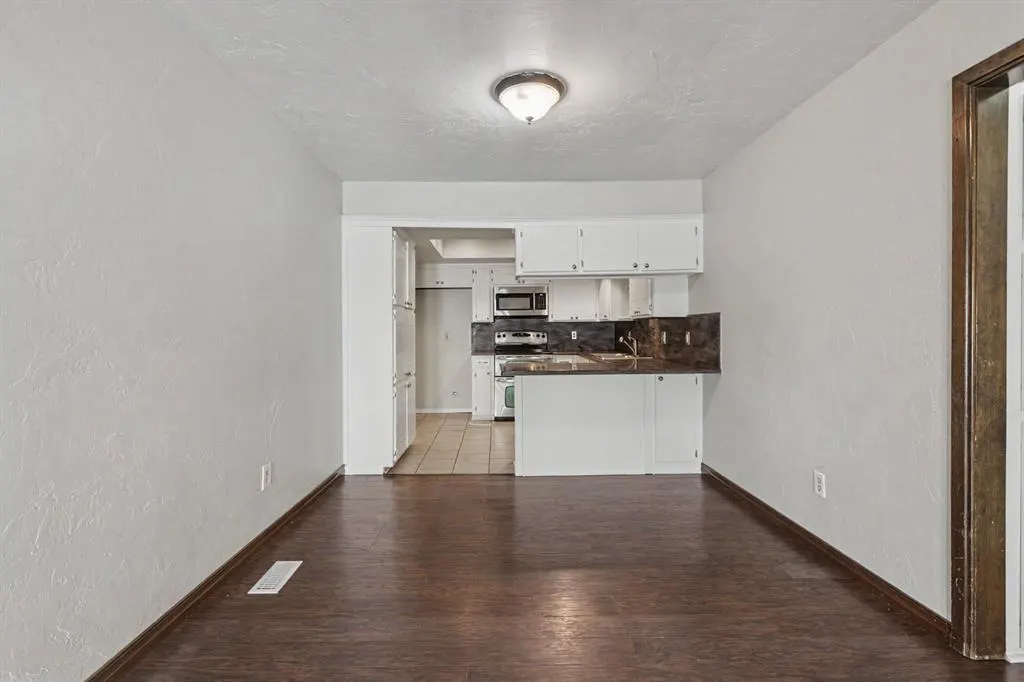 Photo 7 — 13513 Country Place, Oklahoma City, OK 73131