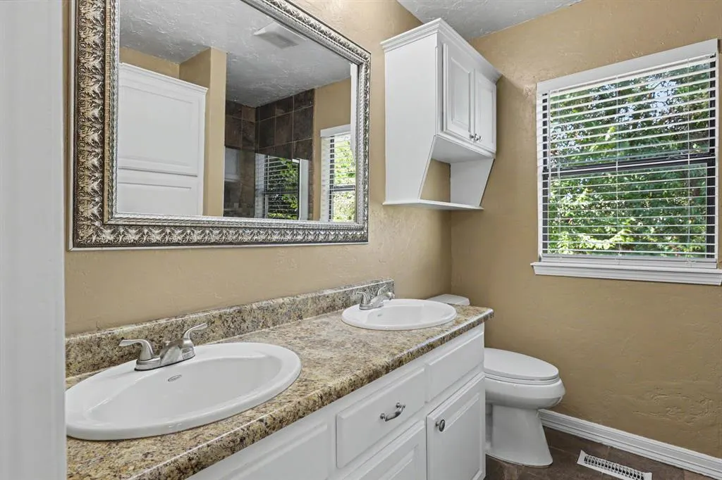 Photo 15 — 13513 Country Place, Oklahoma City, OK 73131