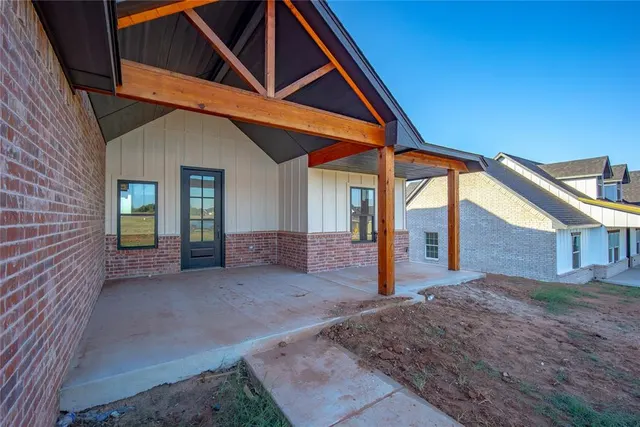 Photo 2 — 2443 Wind River Circle, Blanchard, OK 73010