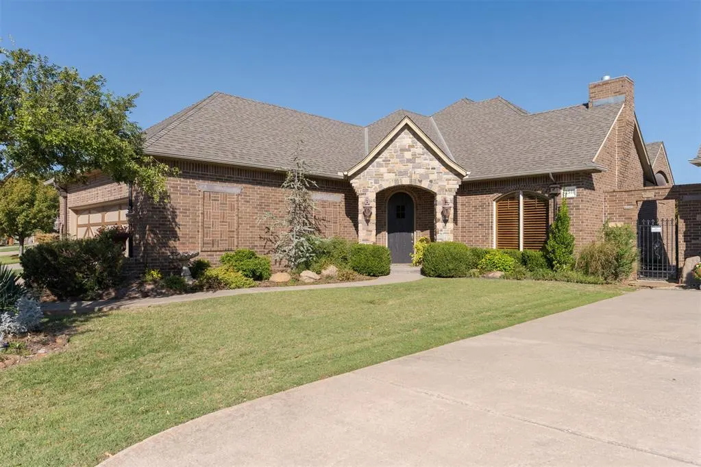 Front exterior — 2511 Island Drive, Edmond, OK 73034