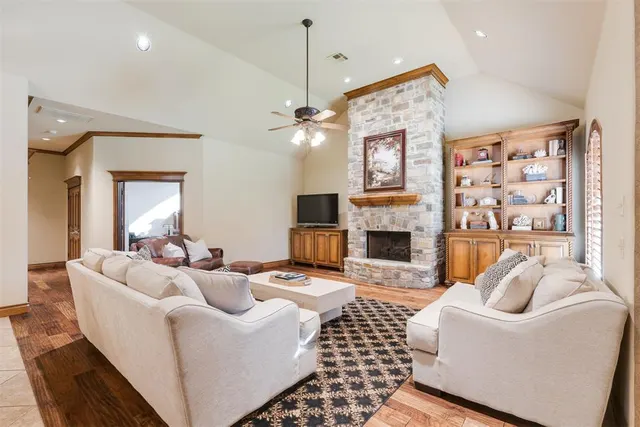 Photo 2 — 2511 Island Drive, Edmond, OK 73034