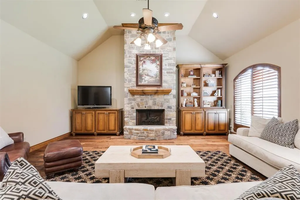 Photo 3 — 2511 Island Drive, Edmond, OK 73034