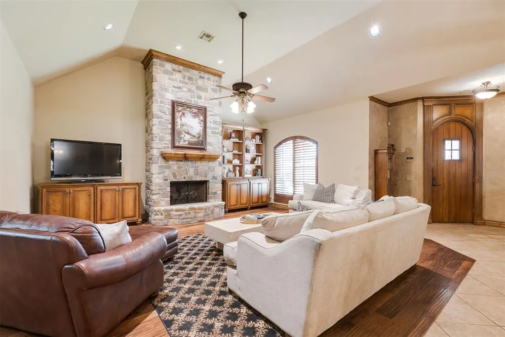 Photo 5 — 2511 Island Drive, Edmond, OK 73034