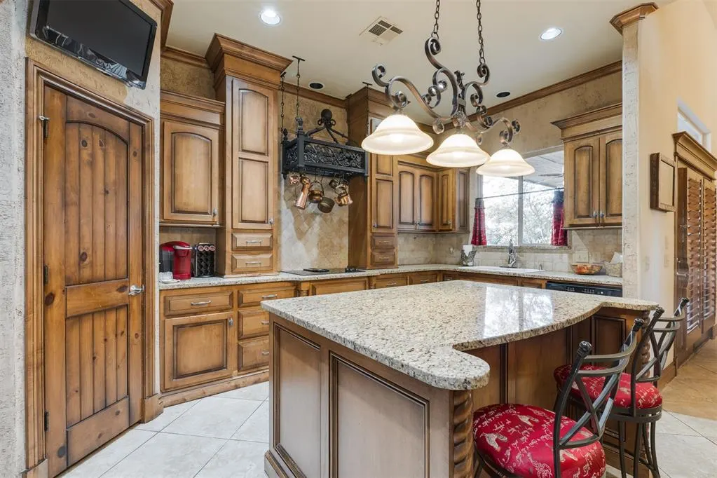 Photo 12 — 2511 Island Drive, Edmond, OK 73034