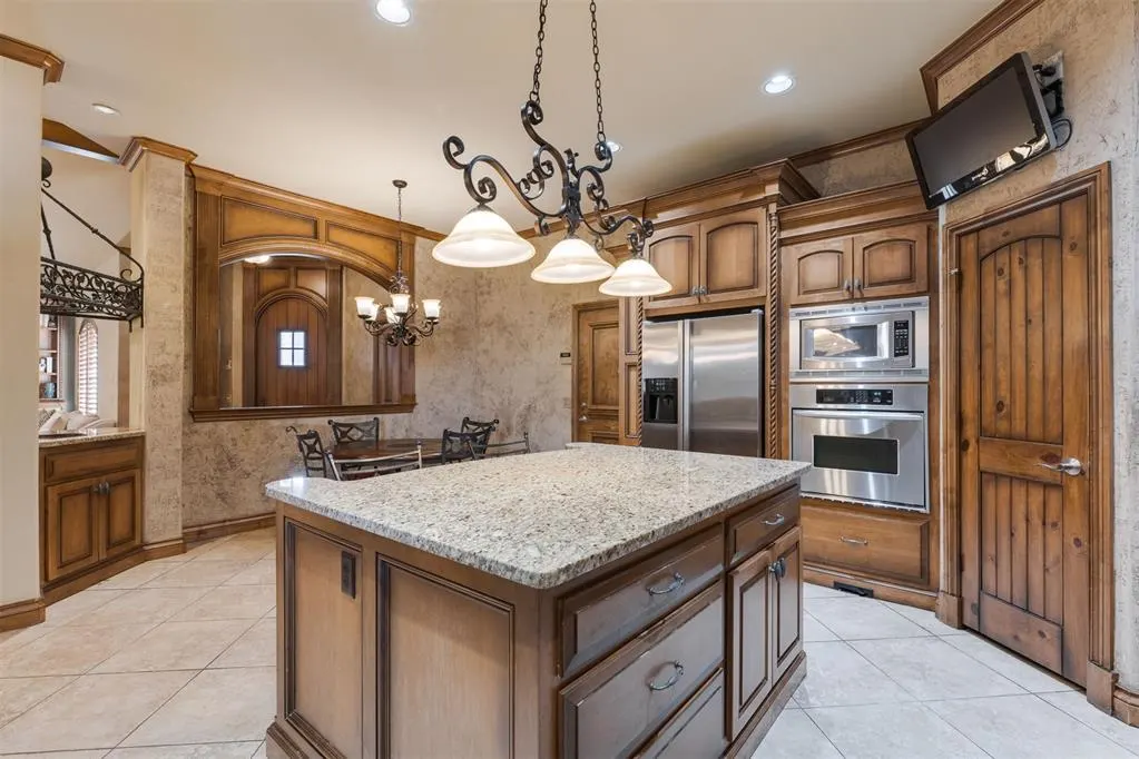 Photo 15 — 2511 Island Drive, Edmond, OK 73034