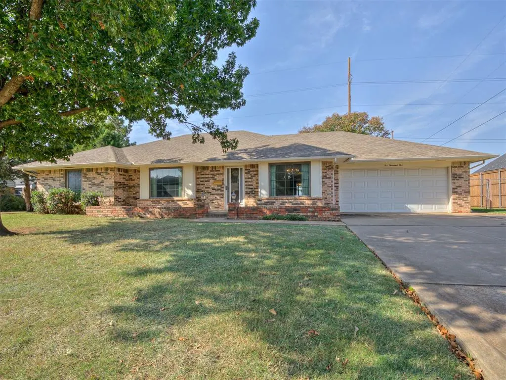 Front exterior — 10005 Lakeshore Drive, Oklahoma City, OK 73120