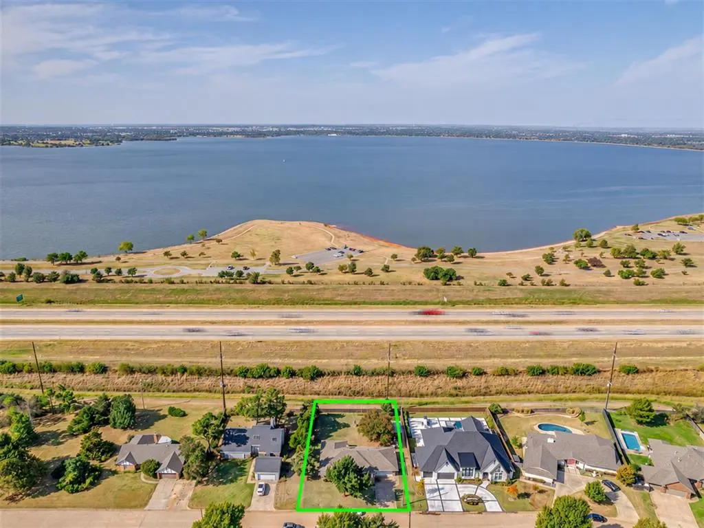 Photo 2 — 10005 Lakeshore Drive, Oklahoma City, OK 73120