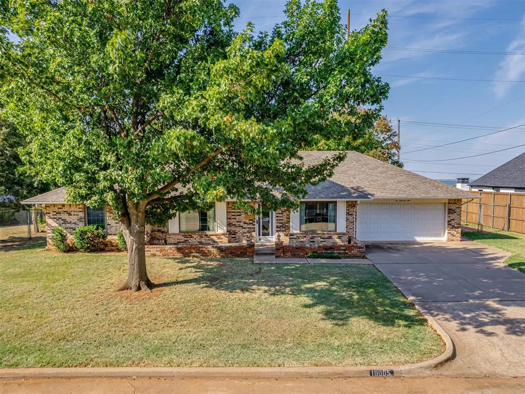 Photo 4 — 10005 Lakeshore Drive, Oklahoma City, OK 73120
