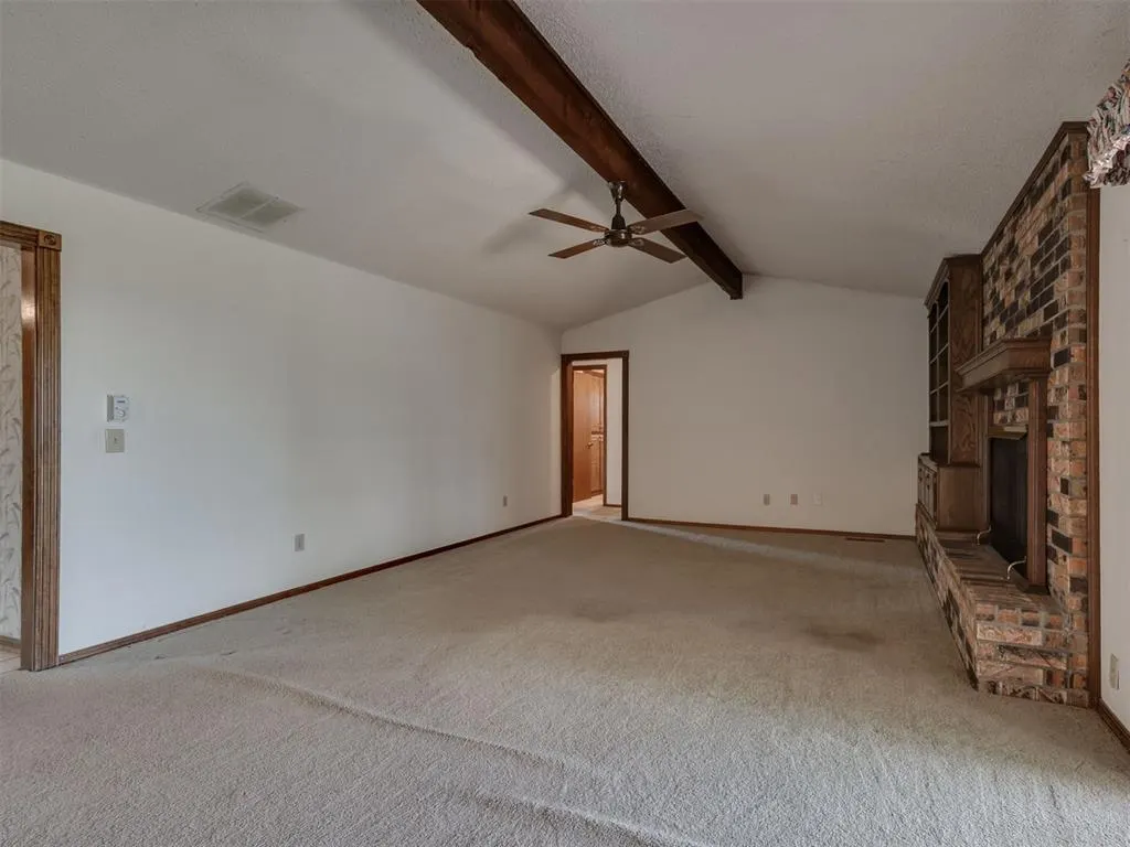 Photo 12 — 10005 Lakeshore Drive, Oklahoma City, OK 73120