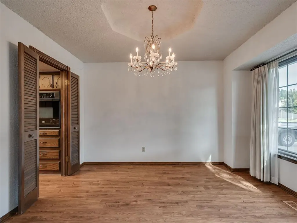 Photo 23 — 10005 Lakeshore Drive, Oklahoma City, OK 73120