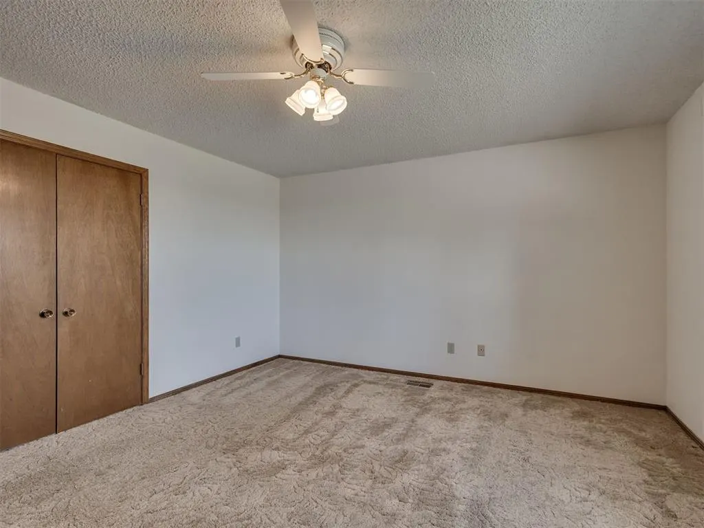 Photo 25 — 10005 Lakeshore Drive, Oklahoma City, OK 73120