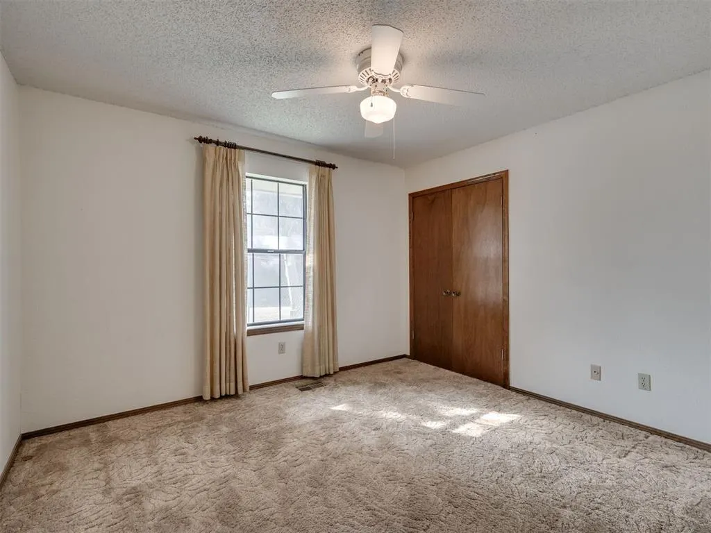 Photo 30 — 10005 Lakeshore Drive, Oklahoma City, OK 73120