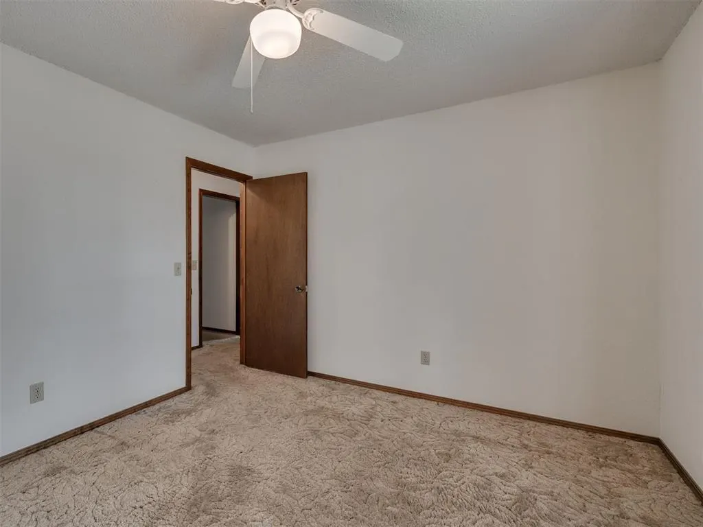 Photo 31 — 10005 Lakeshore Drive, Oklahoma City, OK 73120