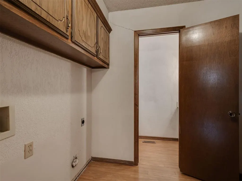 Photo 38 — 10005 Lakeshore Drive, Oklahoma City, OK 73120