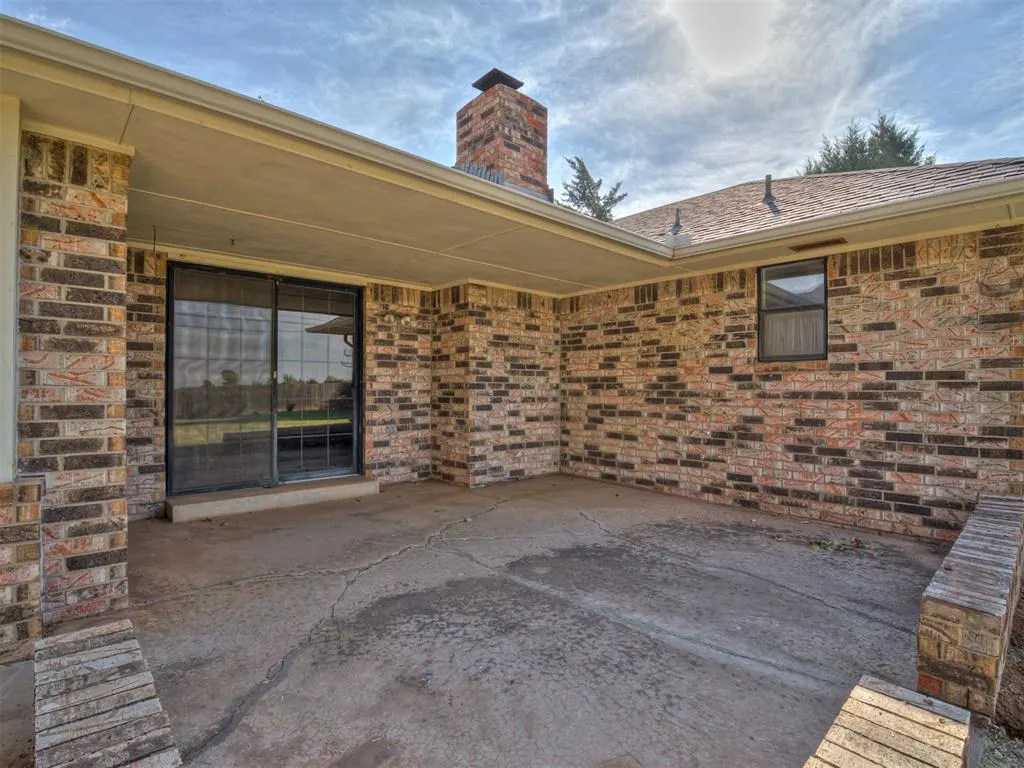 Photo 40 — 10005 Lakeshore Drive, Oklahoma City, OK 73120