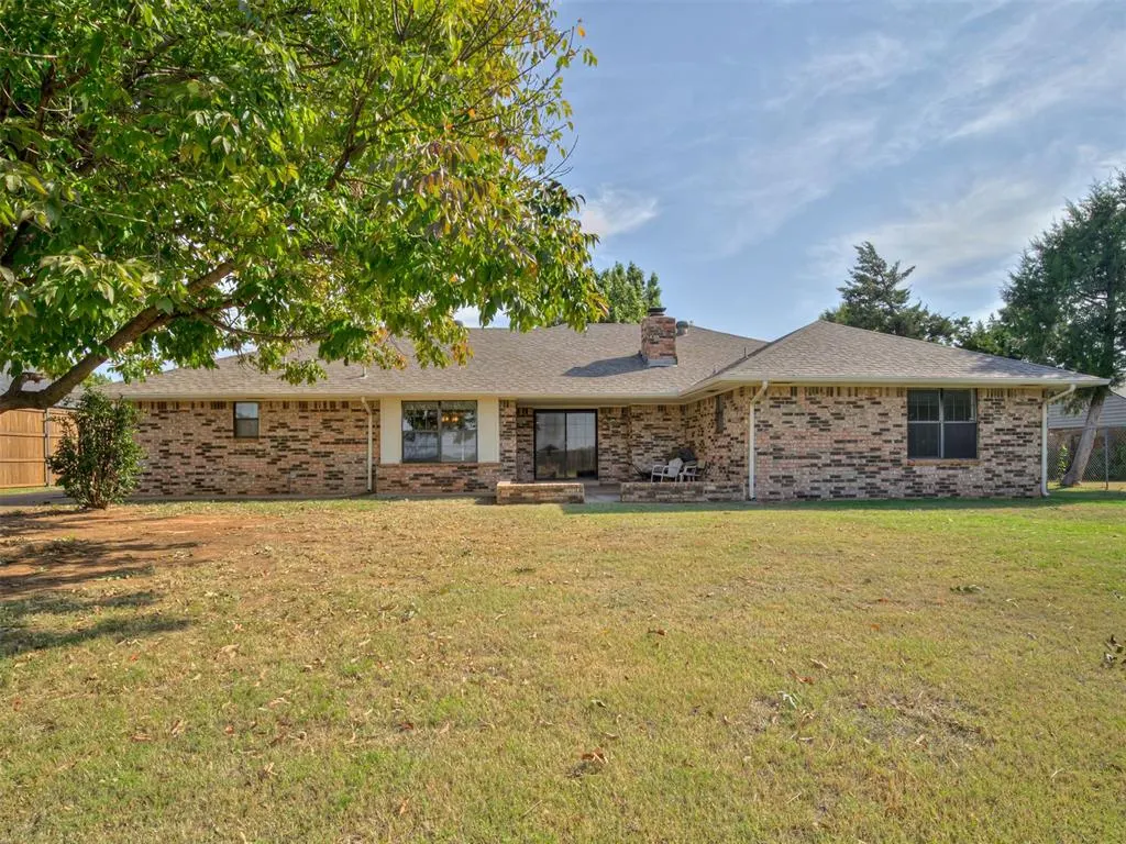 Photo 41 — 10005 Lakeshore Drive, Oklahoma City, OK 73120