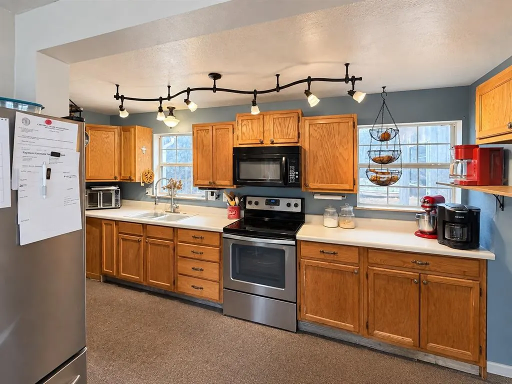 Photo 6 — 21605 E Eighth Street, Hinton, OK 73047