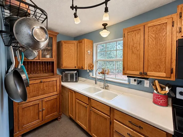 Photo 7 — 21605 E Eighth Street, Hinton, OK 73047