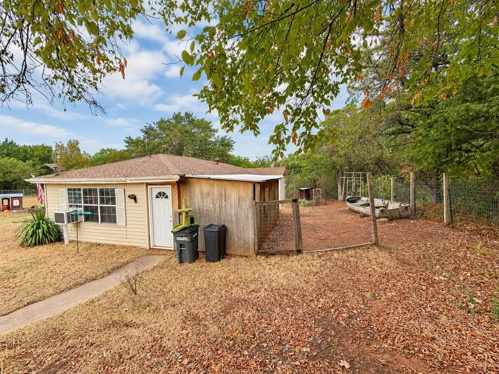 Photo 19 — 21605 E Eighth Street, Hinton, OK 73047