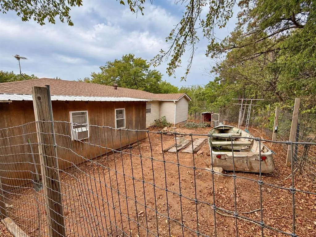 Photo 21 — 21605 E Eighth Street, Hinton, OK 73047