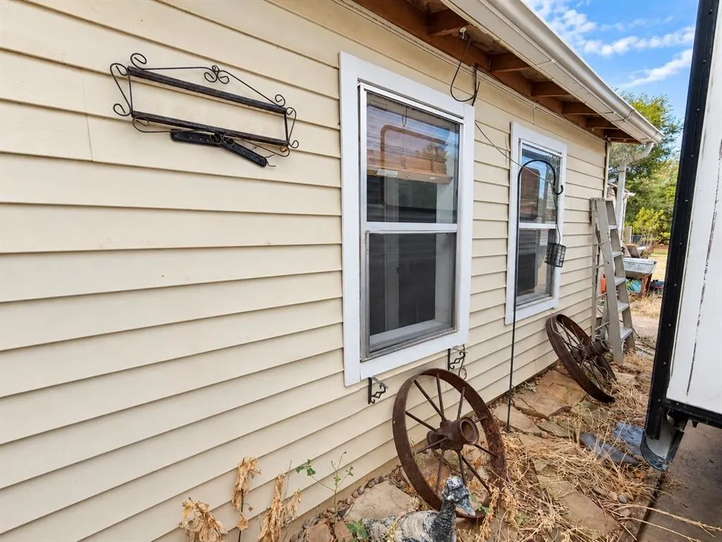 Photo 22 — 21605 E Eighth Street, Hinton, OK 73047