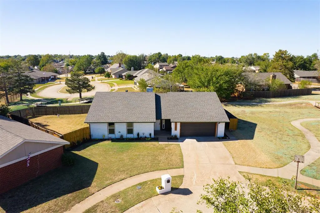 Photo 4 — 10001 Midfield Cross Street, Oklahoma City, OK 73159