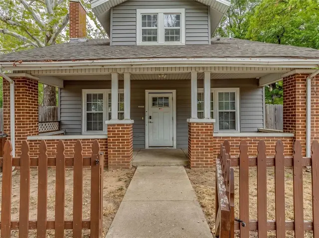 Photo 3 — 204 W Wallace Street, Shawnee, OK 74801