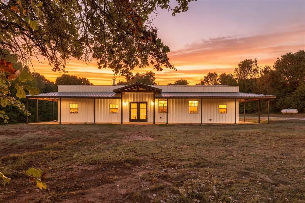 Front exterior — 21050 SE 192nd Street, Wanette, OK 74878