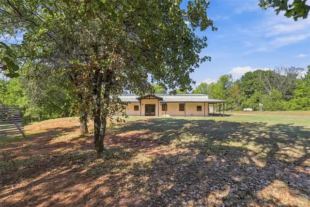 Photo 2 — 21050 SE 192nd Street, Wanette, OK 74878