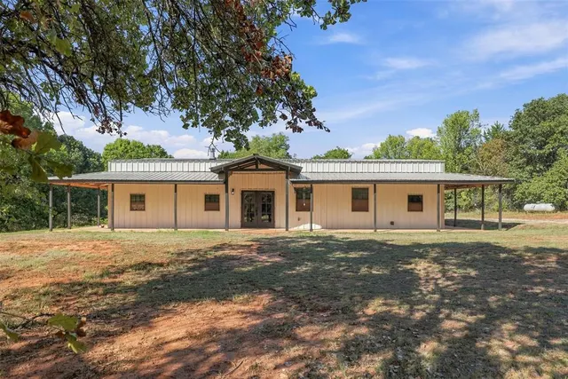 Photo 3 — 21050 SE 192nd Street, Wanette, OK 74878