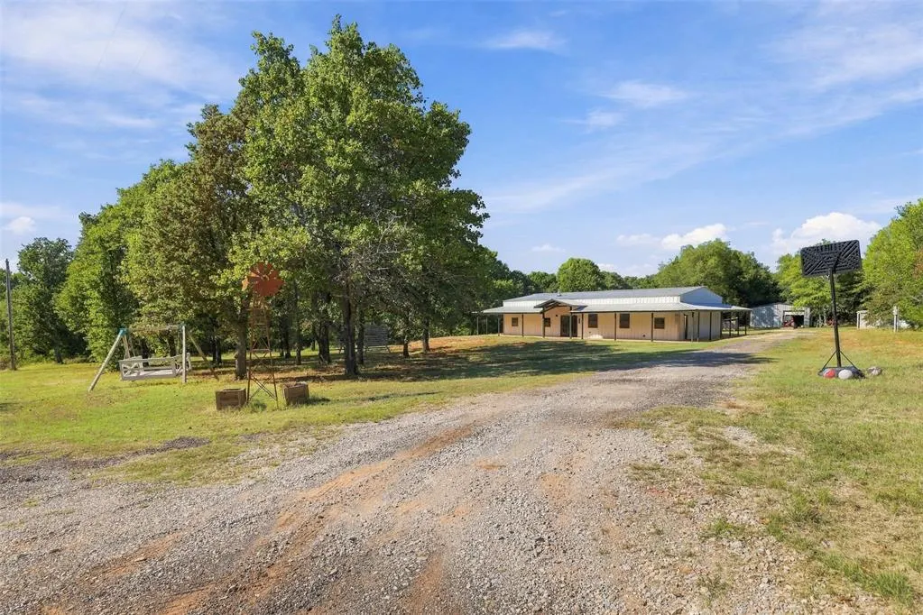 Photo 5 — 21050 SE 192nd Street, Wanette, OK 74878
