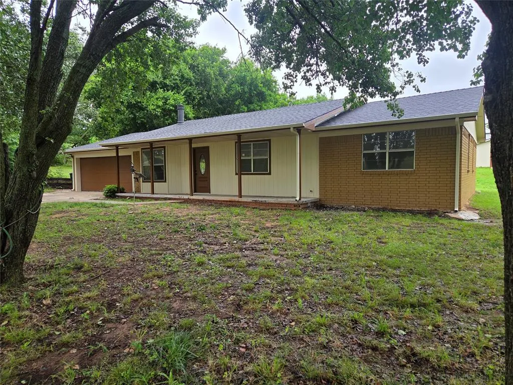 Front exterior — 2707 W Royal Oaks Road, Pauls Valley, OK 73075