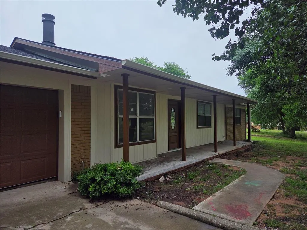 Photo 3 — 2707 W Royal Oaks Road, Pauls Valley, OK 73075
