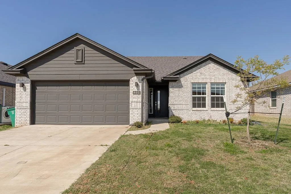 Front exterior — 401 Nest Drive, Yukon, OK 73099