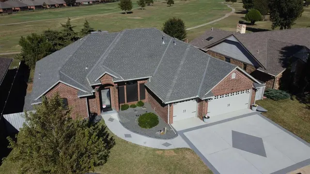 Photo 2 — 11616 Royal Coach Drive, Yukon, OK 73099