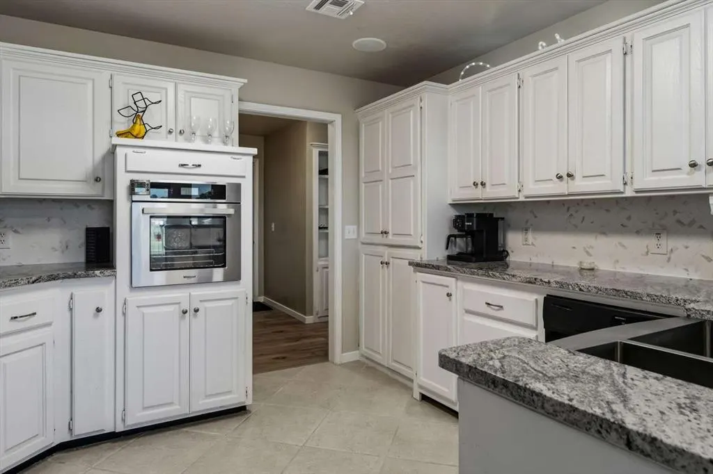 Photo 12 — 11616 Royal Coach Drive, Yukon, OK 73099