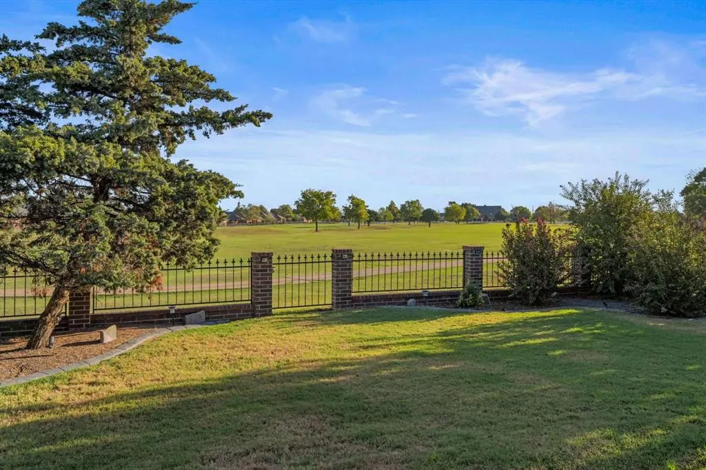 Photo 35 — 11616 Royal Coach Drive, Yukon, OK 73099