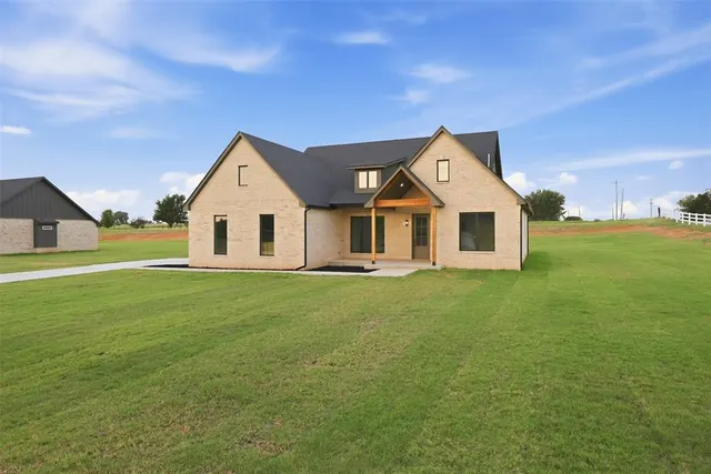 Photo 2 — 2179 Providence Way, Crescent, OK 73028