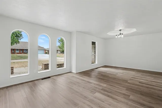 Photo 6 — 8205 NW 101st Street, Oklahoma City, OK 73162