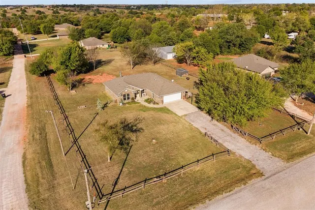 Photo 2 — 1926 County Street 2985, Blanchard, OK 73010